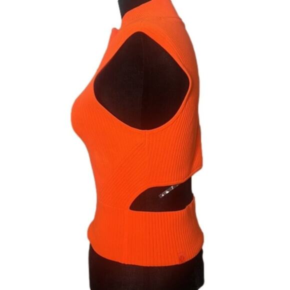 LULULEMON ATHLETICA NWT OPENED BACK HALF-ZIP SWEATER SIZE M‎ - Picture 3 of 7